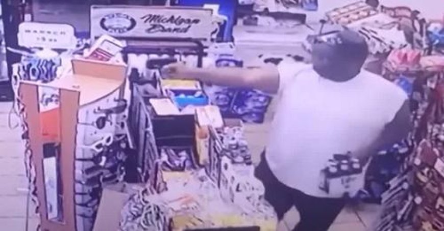 Captures Moment Hero Customer Guns Down Robber